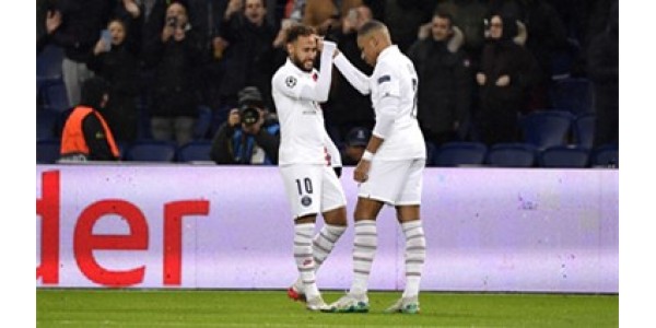 La sonrisa confiada de Neymar en la Champions League